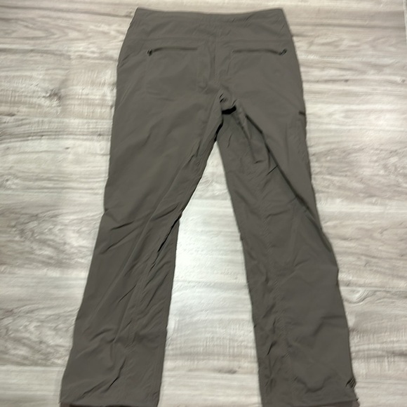 L. L. Bean Womens Size 6 M/T Water Repellent Comfort Trail Pants Color A… - Picture 7 of 11